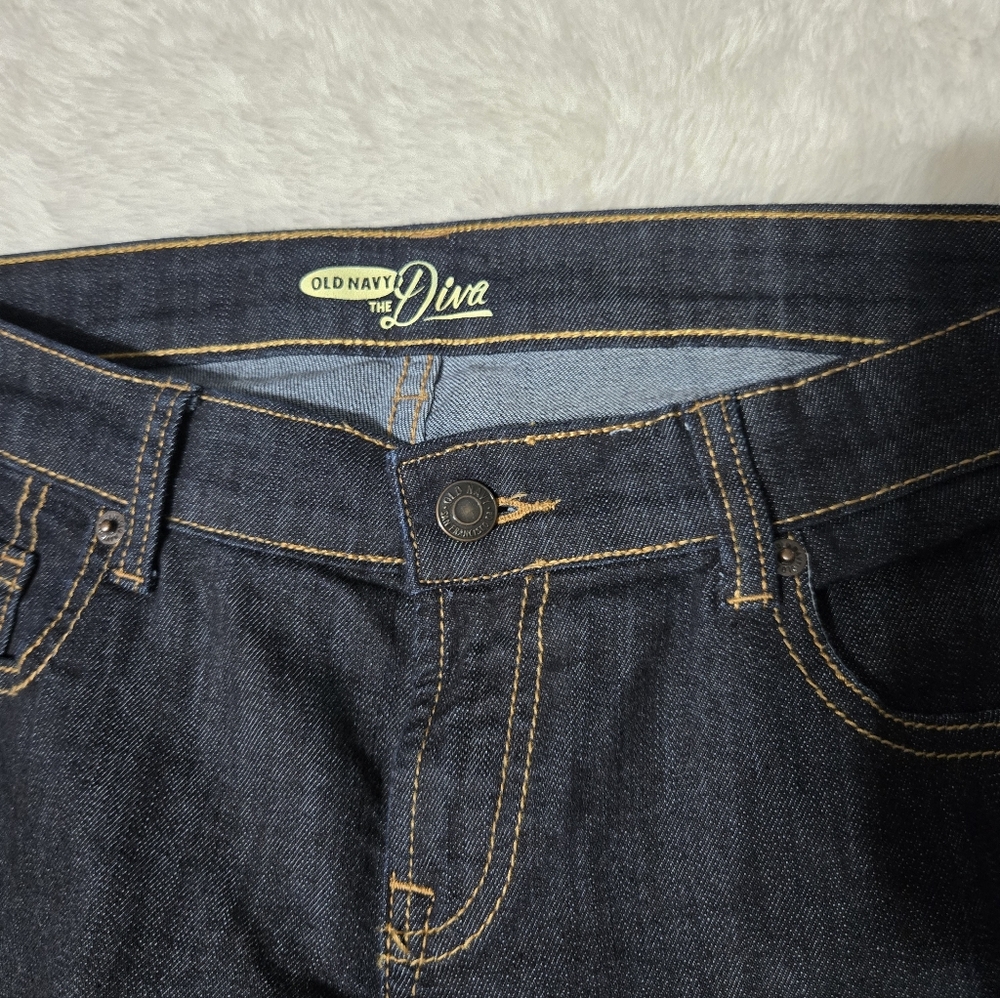 Old Navy Diva Size 4 Short - Picture 2 of 6